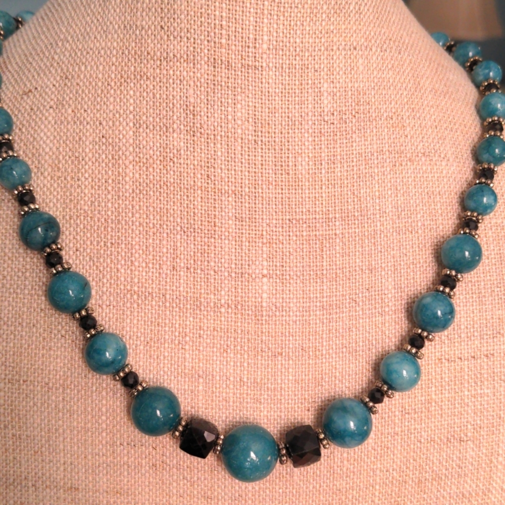 Black Spinel and blue Apatite necklace. New Handcrafted. 19+1 long. gift box